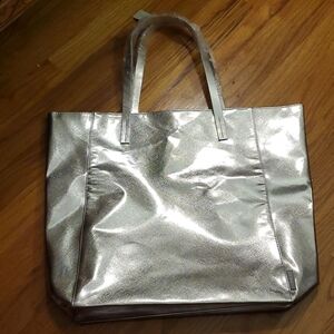 𝅺CLINIQUE Silver and Lime Green Tote NWT